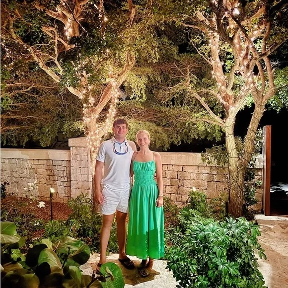 Astr Vibrant Green Midi Dress - Picture 4 of 7